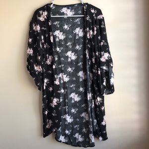 American Eagle kimono style top
